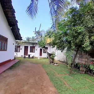 64 Guest house Katunayake
